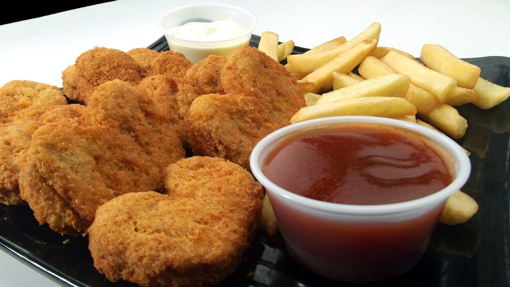 chicken nuggets, fries, dip-246180.jpg